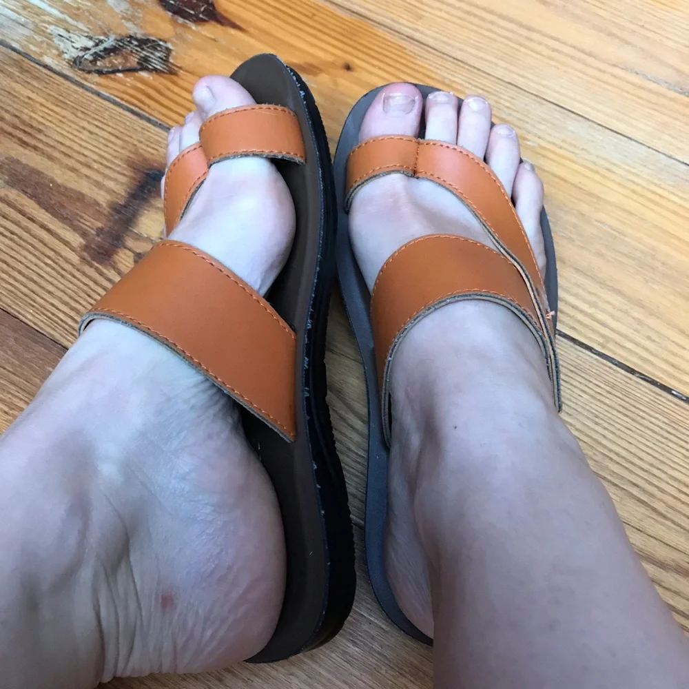 Baja Tan Toe Loop Sandal, EUC, 6/4 - Picture 10 of 12